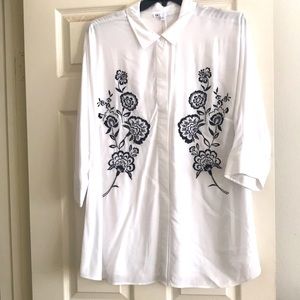 Brand new DR2 white blouse with black details